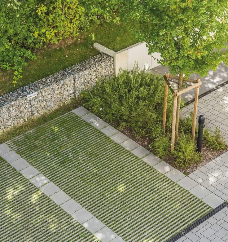 Varianta B: Vnitrobloky s citlivě navrženými parkovacími stáními a možností zaparkovat si pod okny